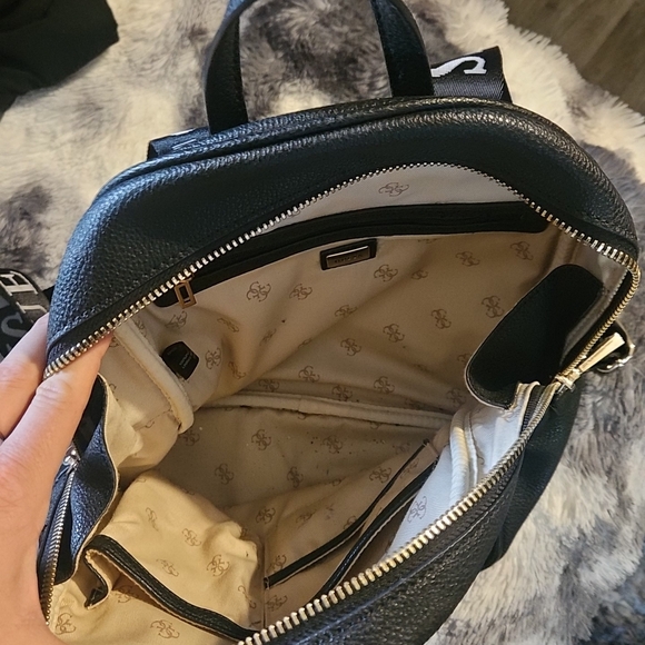 WGUESS Textured Black Backpack - Picture 2 of 2